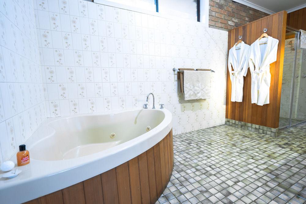 Farnham Court Motel And Restaurant Морвел Екстер'єр фото