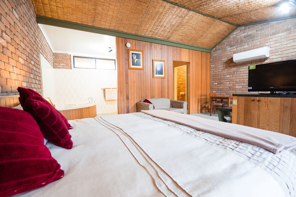Farnham Court Motel And Restaurant Морвел Екстер'єр фото