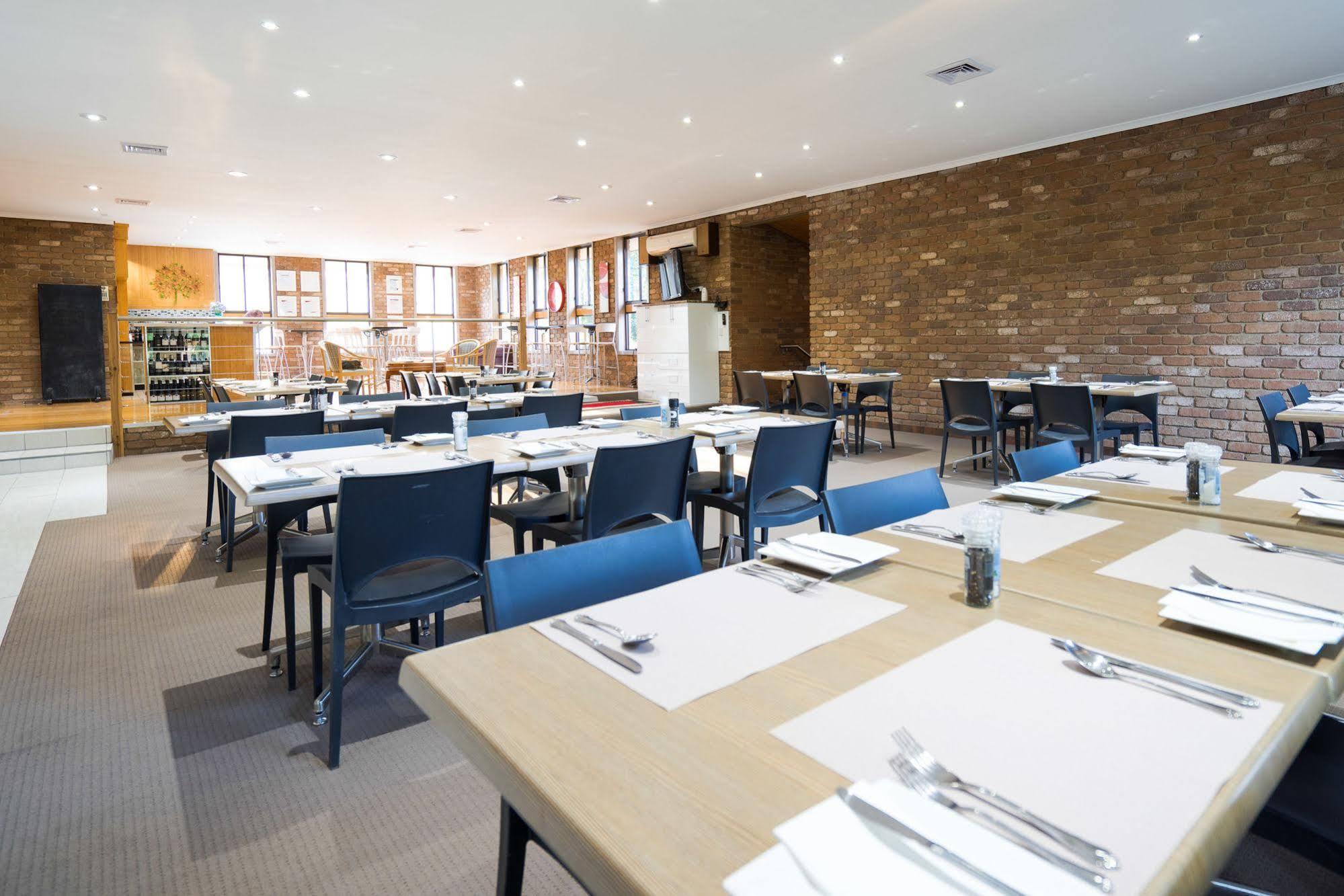 Farnham Court Motel And Restaurant Морвел Екстер'єр фото