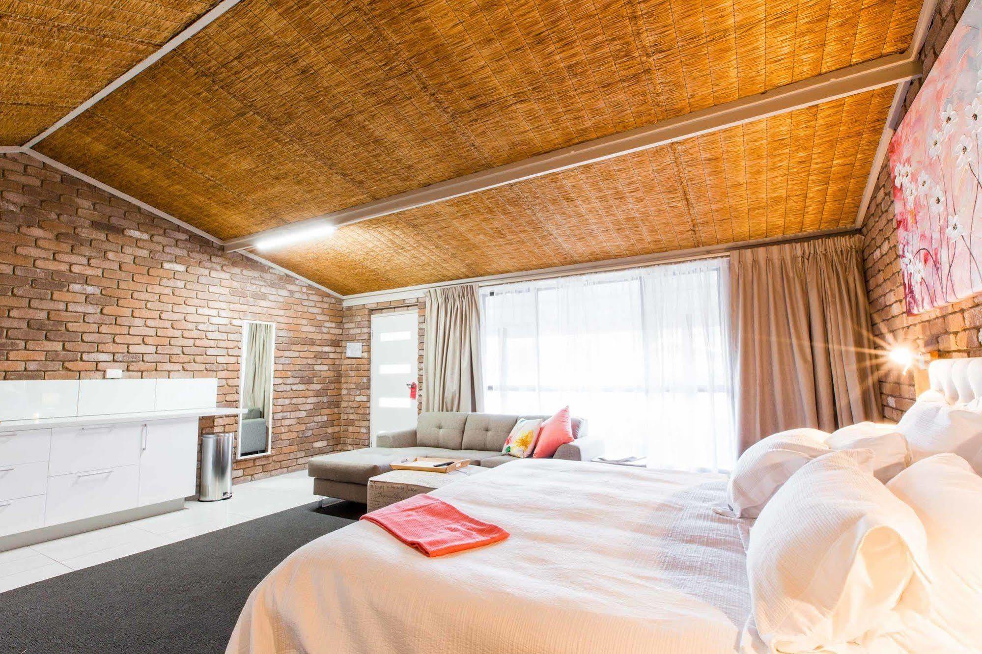 Farnham Court Motel And Restaurant Морвел Екстер'єр фото