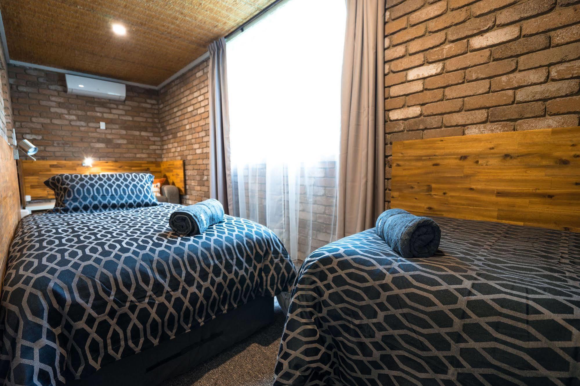 Farnham Court Motel And Restaurant Морвел Екстер'єр фото