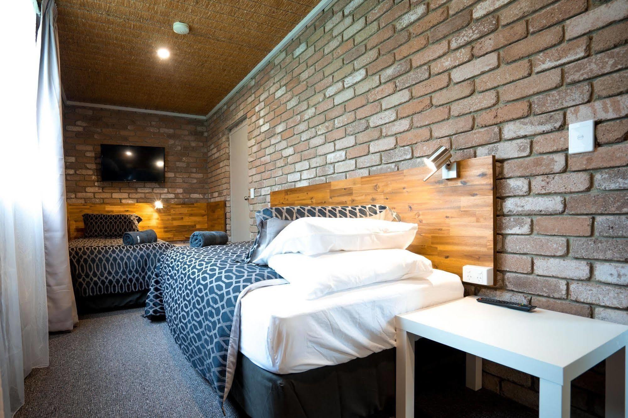 Farnham Court Motel And Restaurant Морвел Екстер'єр фото