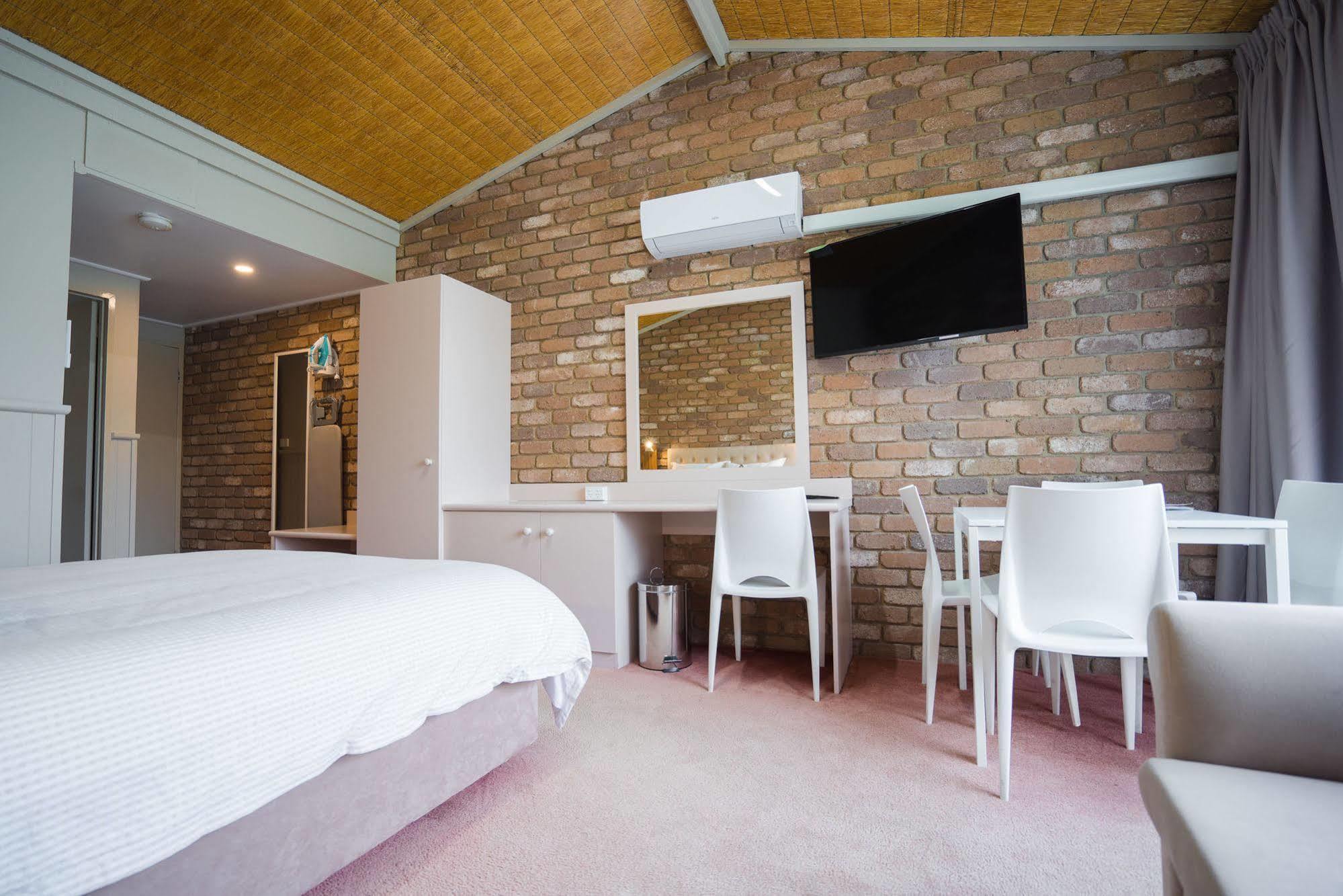 Farnham Court Motel And Restaurant Морвел Екстер'єр фото